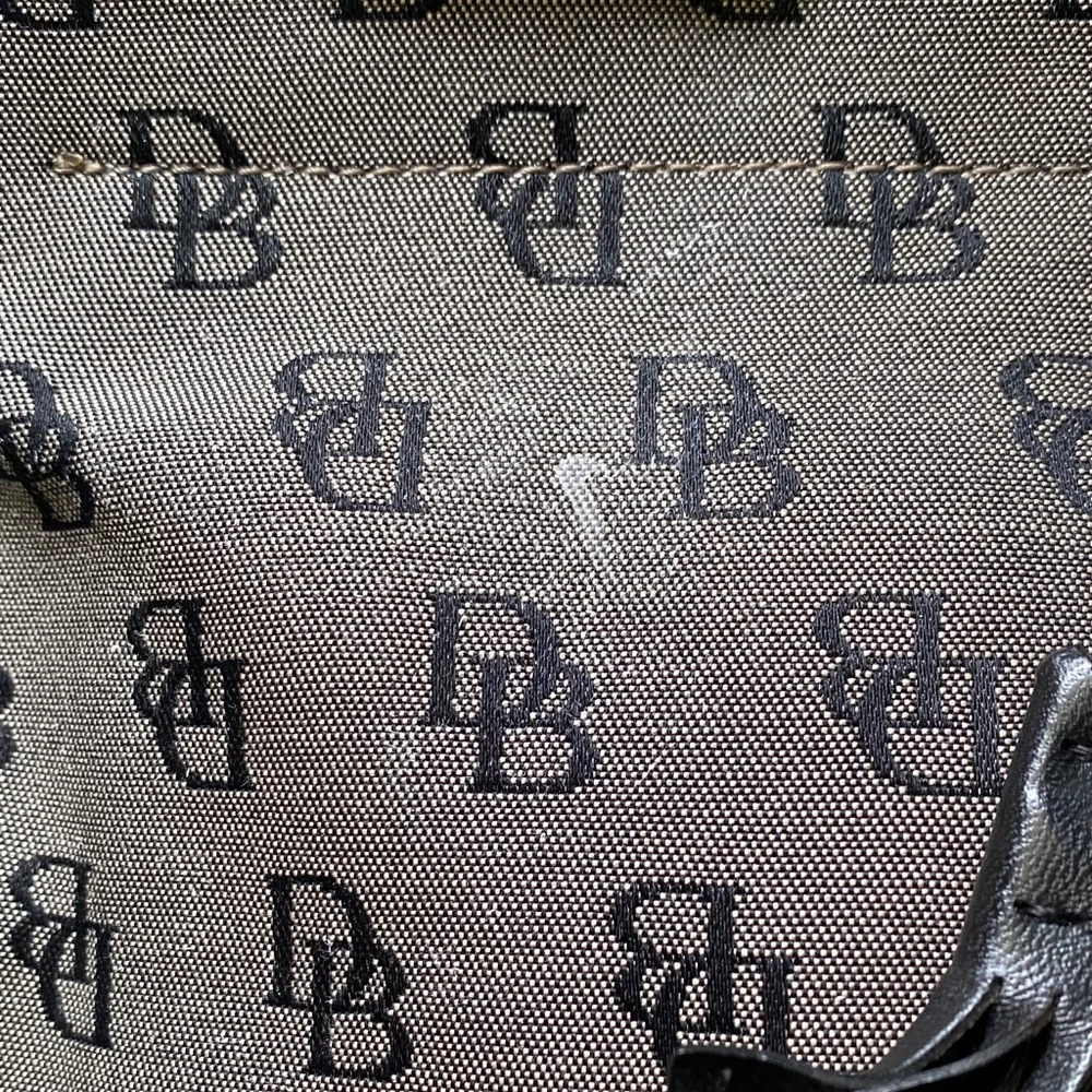 Dooney and Bourke Patterned Gray Handbag with Black Handles - Picture 3 of 11